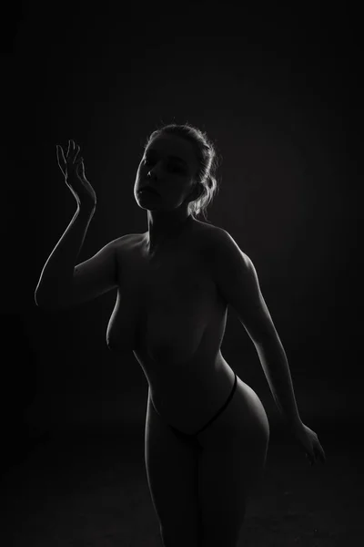Foto Uma Gentil Sedutora Senhora Gorda Topless Isolado Fundo Preto — Fotografia de Stock